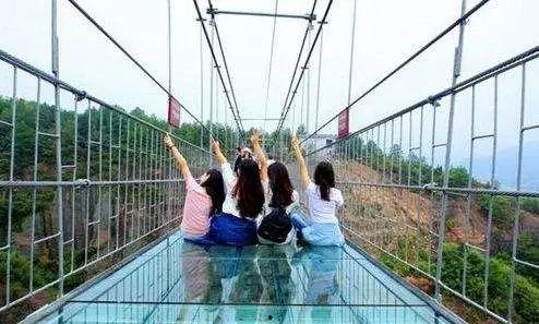 明星玩过玻璃栈道吗,玻璃栈道探险记